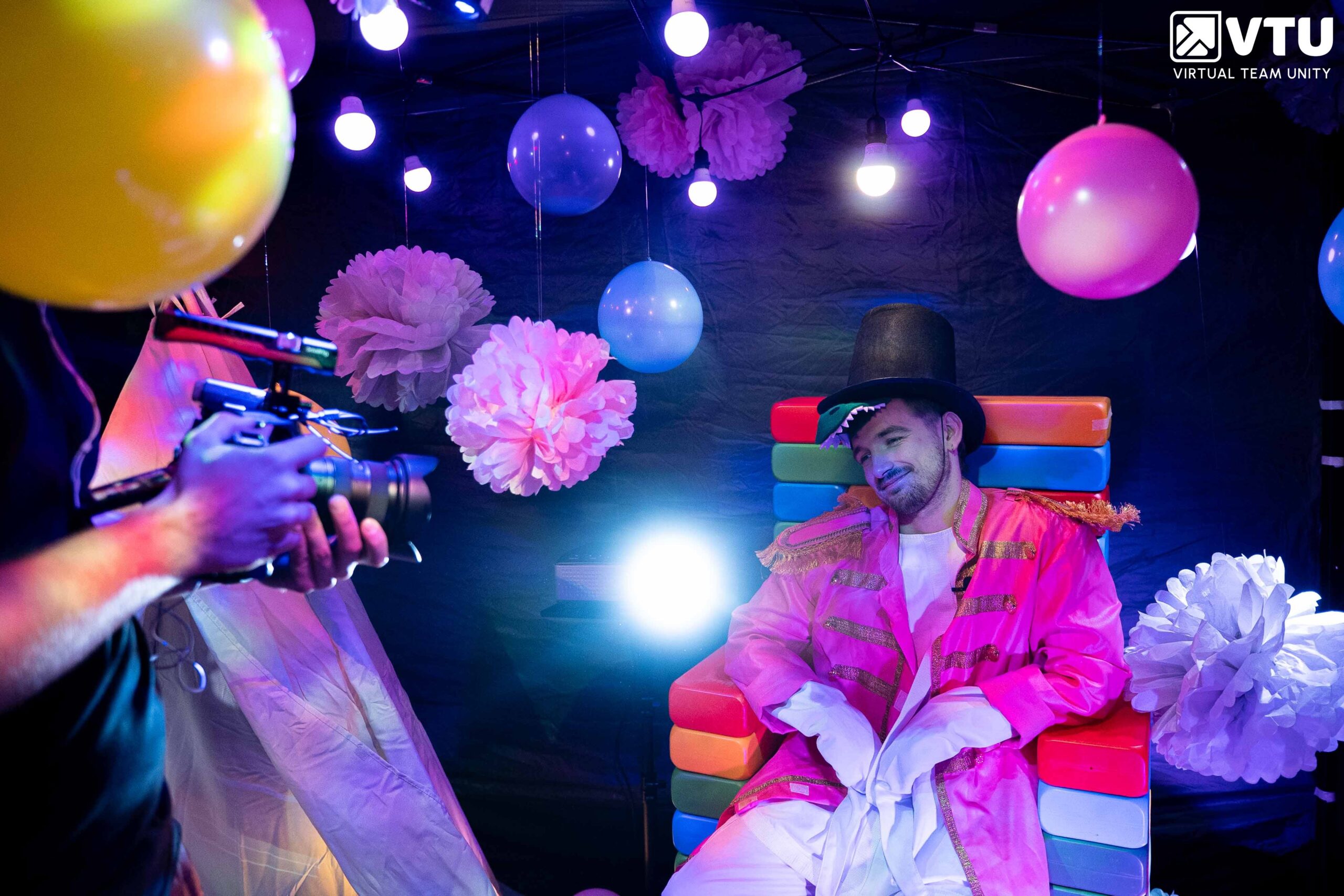 Online escape room for teams